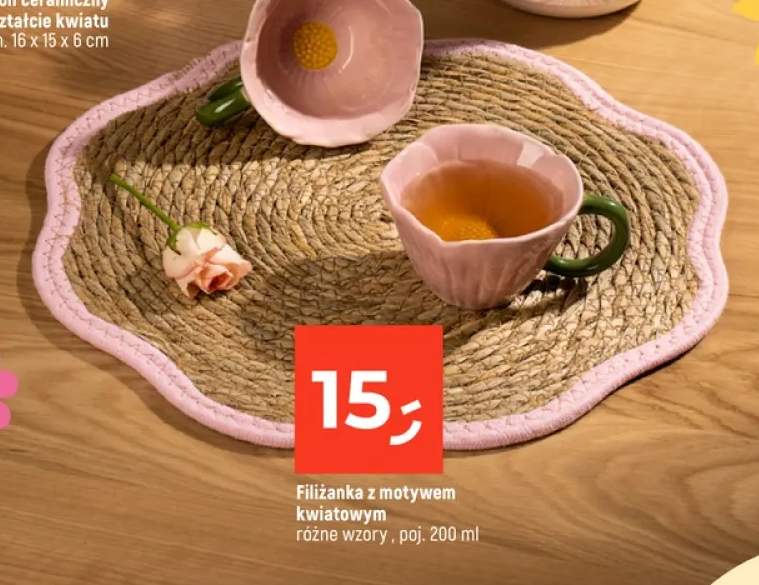 Filiżanka z motywem kwiatowym różne wzory